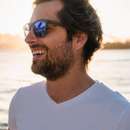Handsome, tall and tanned guy wants to meet shy woman in Fort Wayne